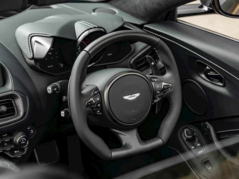 Aston Martin V12 Vantage Roadster - 1 of only 249 Cars Worldwide - Large 32