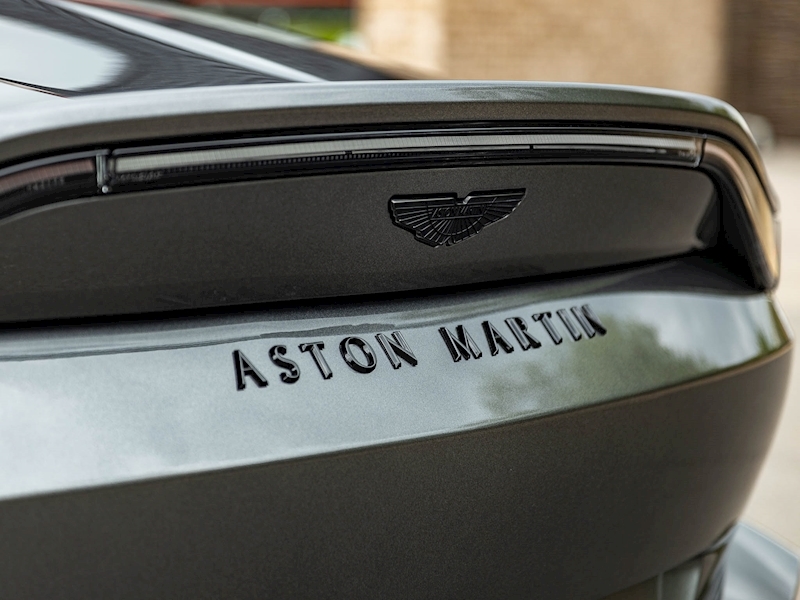Aston Martin V12 Vantage Roadster - 1 of only 249 Cars Worldwide - Large 38