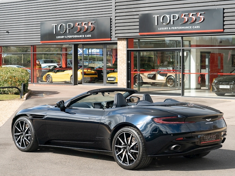 Aston Martin DB11 V8 Volante - Large 30