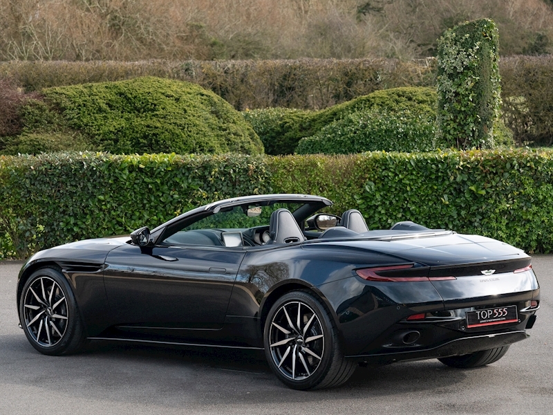 Aston Martin DB11 V8 Volante - Large 58