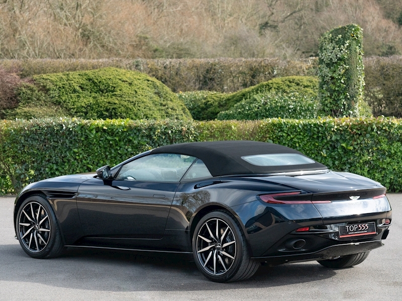 Aston Martin DB11 V8 Volante - Large 59