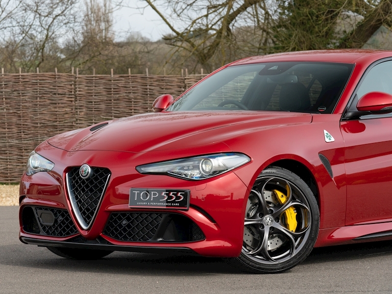 Alfa Romeo Giulia Quadrifoglio V6 Biturbo - Large 3