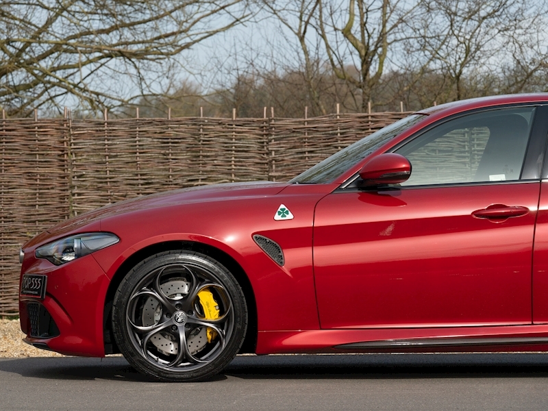 Alfa Romeo Giulia Quadrifoglio V6 Biturbo - Large 16