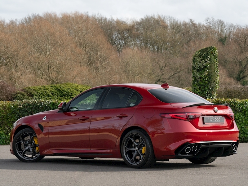 Alfa Romeo Giulia Quadrifoglio V6 Biturbo - Large 19