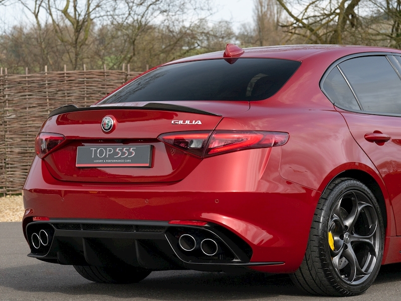 Alfa Romeo Giulia Quadrifoglio V6 Biturbo - Large 22