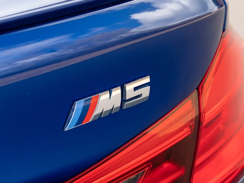 BMW M5 - Large 10