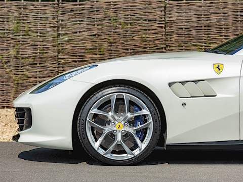 Ferrari GTC4 Lusso T V8 - U5083