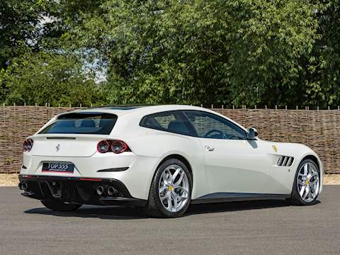 Ferrari GTC4 Lusso T V8 - U5083
