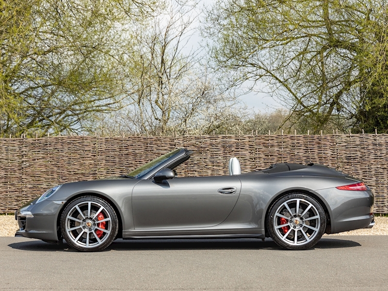 Porsche 911 (991.1) Carrera 4S Convertible 3.8 Manual - Large 3