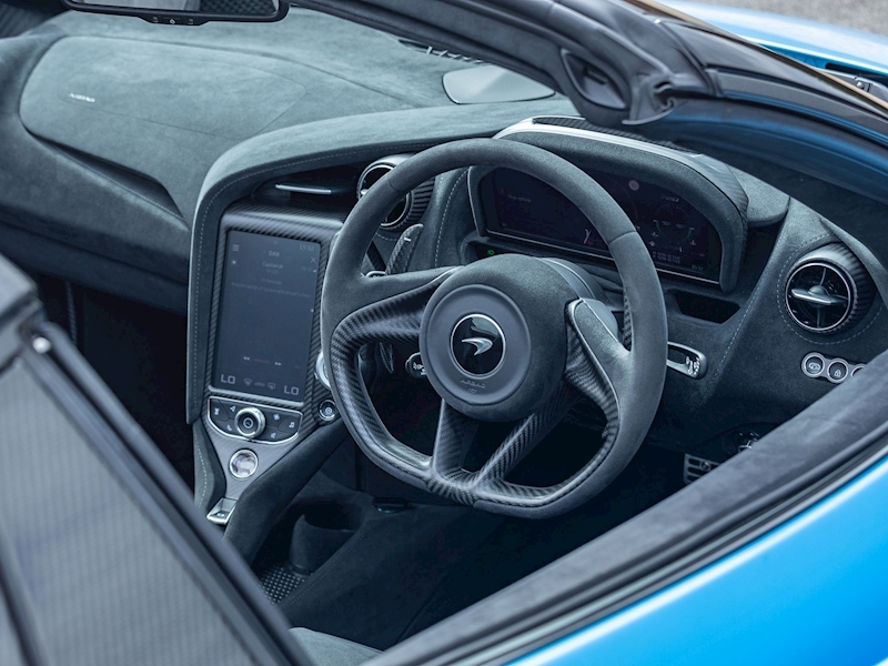 Mclaren 720S Spider - Huge Specification - Large 59