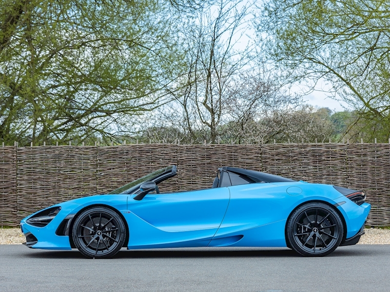 Mclaren 720S Spider - Huge Specification - Large 4