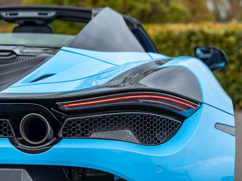 Mclaren 720S Spider - Huge Specification - Large 34