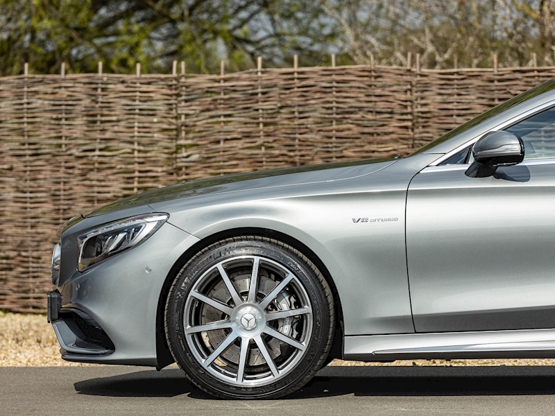 Mercedes-Benz S63 AMG 5.5 V8 Coupe - Large 11