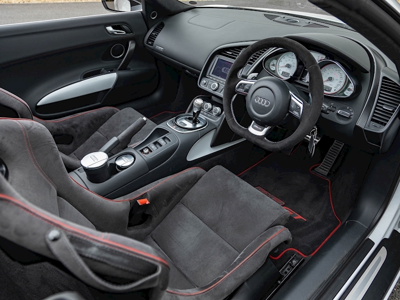 Audi R8 GT Spyder 5.2 V10 - 1 Of Only 333 Cars Worldwide - Large 2