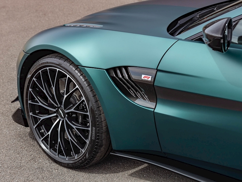 Aston Martin Vantage F1 Edition - Large 29