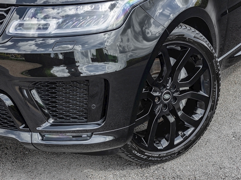 Range Rover Sport D300 HSE Dynamic Black - Large 6