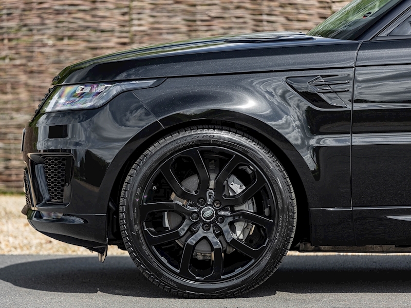 Range Rover Sport D300 HSE Dynamic Black - Large 13