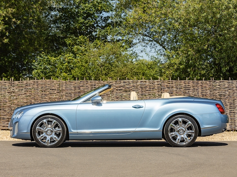 Bentley Continental GTC 6.0 W12 - Large 3