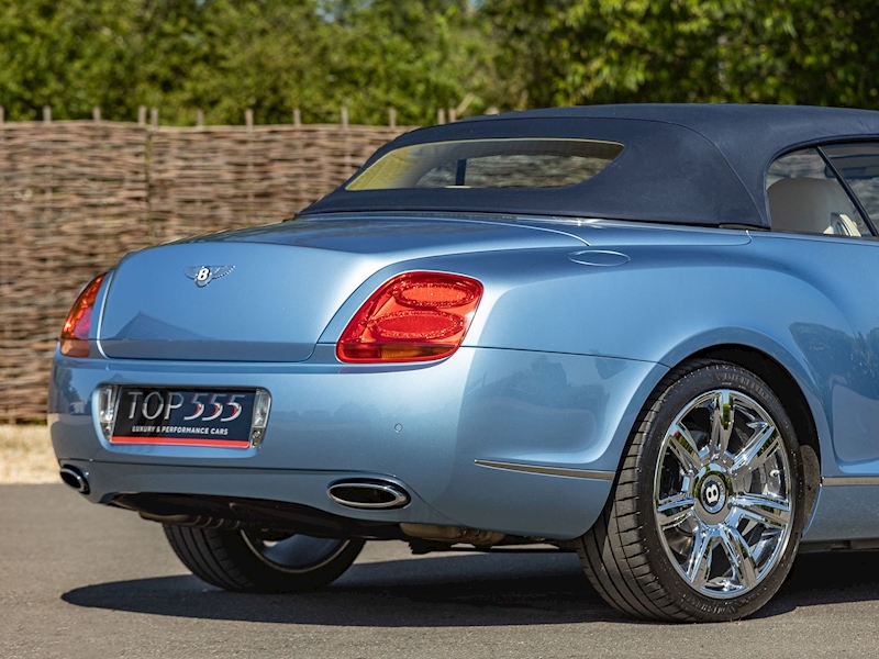 Bentley Continental GTC 6.0 W12 - Large 24