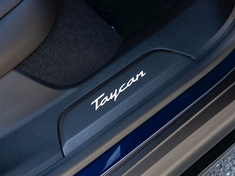 Porsche Taycan Turbo Sport Turismo - Large 32