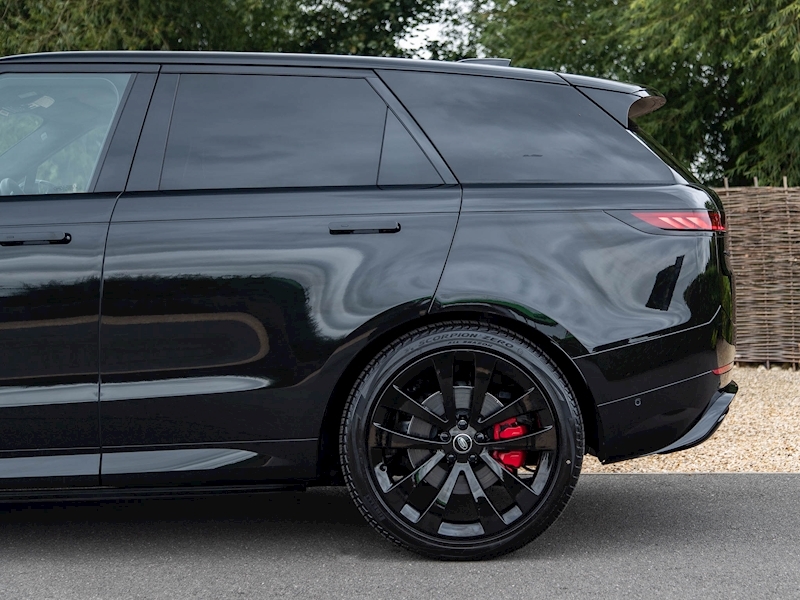 Range Rover Sport D350 'First Edition' - Large 10