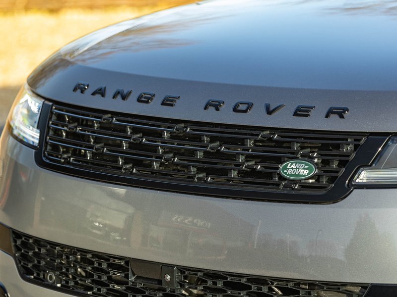 Range Rover Sport D300 Autobiography - Large 12