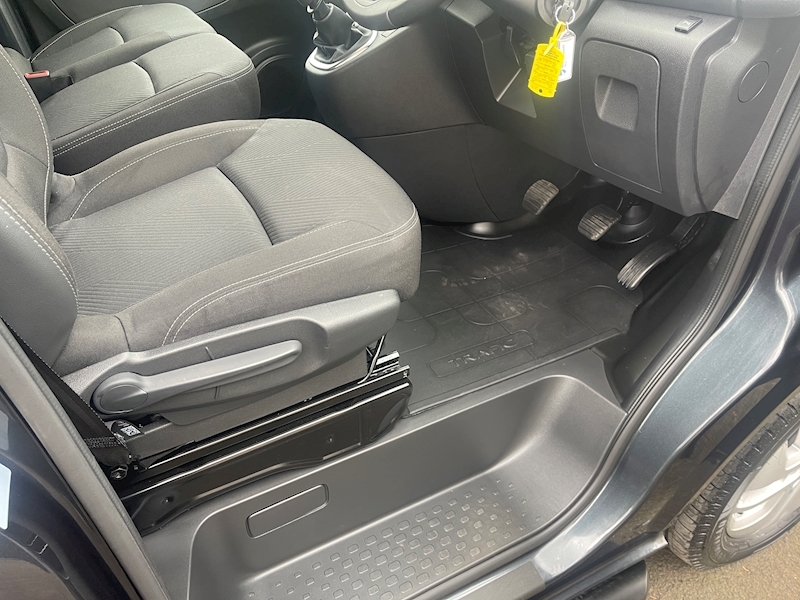 Renault dCi ENERGY 30 Sport Nav Day Camper 2.0 5dr Panel Van Manual Diesel