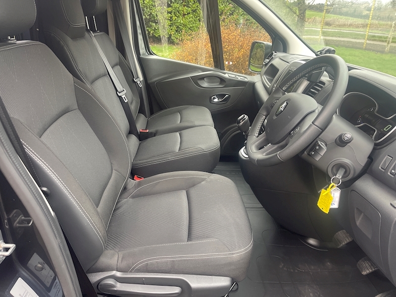 Renault dCi ENERGY 30 Sport Nav Day Camper 2.0 5dr Panel Van Manual Diesel