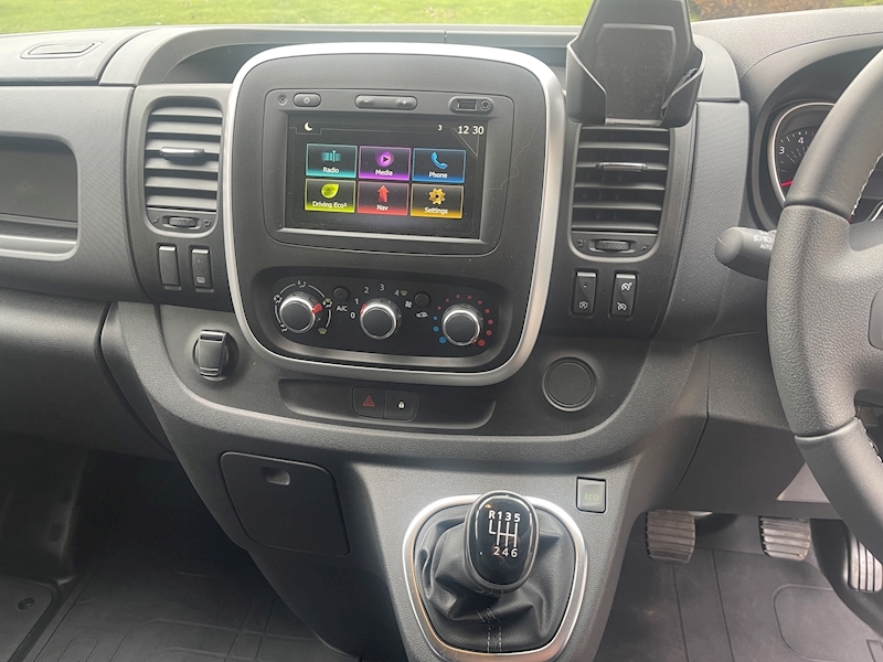 Renault dCi ENERGY 30 Sport Nav Day Camper 2.0 5dr Panel Van Manual Diesel