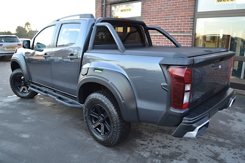 D-Max XTR Nav Plus Double Cab 4x4 Pick Up Fitted Roller Lid and Style Bar 1.9 4dr Pickup Automatic Diesel