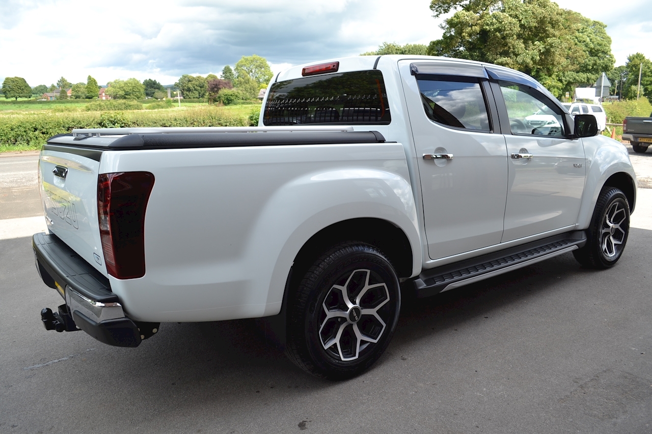 New Isuzu D Max Yukon Double Cab 4x4 Pick Up Demo Spec With Fitted