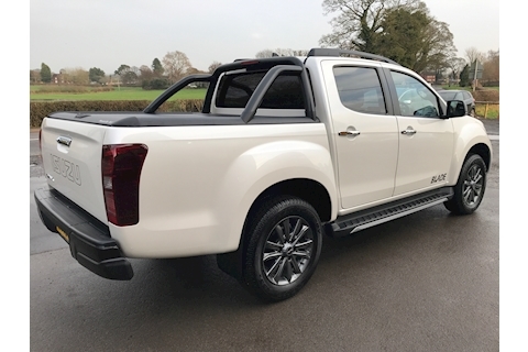 D-Max Blade Double Cab 4x4 Pick Up Roller Lid & Style Bar 1.9 4dr Pickup Automatic Diesel