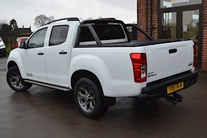 Isuzu D-Max Blade Double Cab 4x4 Pick Up Roller Lid With Style Bar Pickup 2.5 Automatic Diesel