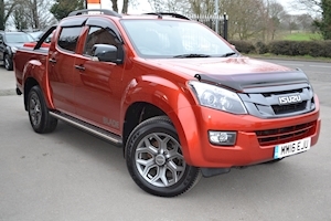 Isuzu D-Max Blade Ltd Edition Double Cab 4x4 Pick Up with Roller Lid + Style Bar