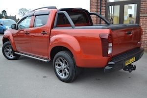 D-Max Blade Ltd Edition Double Cab 4x4 Pick Up with Roller Lid + Style Bar 2.5 Pick-Up Automatic Diesel