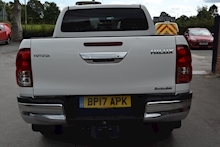Toyota Hilux 2.4 Invincible Euro 6 D-4D Double Cab 4x4 Pick Up Fitted Roller Lid - Thumb 2