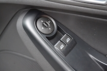 Ford Fiesta 1.0 St-Line Navigation 125 Ecoboost - Thumb 10