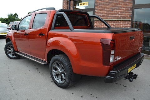 D-Max Blade Double Cab 4x4 Pick Up Fitted Roller Lid and Style Bar 2.5 4dr Double Cab Pick-Up Automatic Diesel