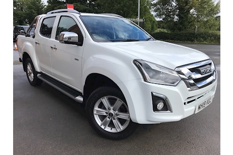 Isuzu D-Max Utah Double Cab 4x4 Pick Up Fitted Roll Lid and Style Bar