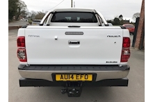 Toyota Hilux 3.0 Invincible 3.0 D-4D Double Cab 4x4 Pick Up Fitted Roller Lid and Style Bar - Thumb 4