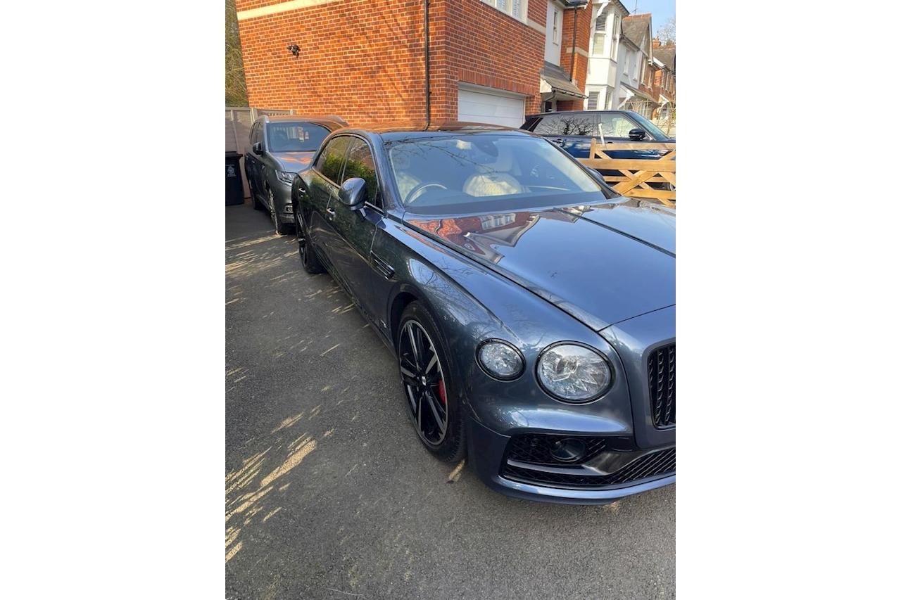6.0 W12 Saloon 4dr Petrol Auto 4WD Euro 6 (635 ps)
