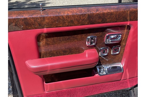 6 Door stretch limo Saloon 6.8 Automatic Petrol