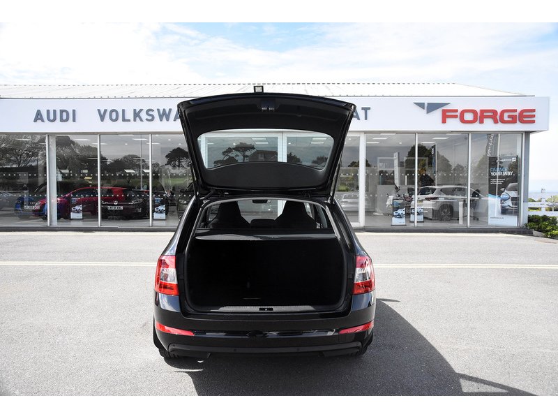 Skoda Octavia Se Sport Tdi Estate 1.6 Manual Diesel