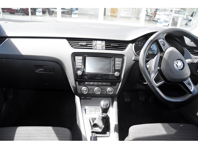 Skoda Octavia Se Sport Tdi Estate 1.6 Manual Diesel