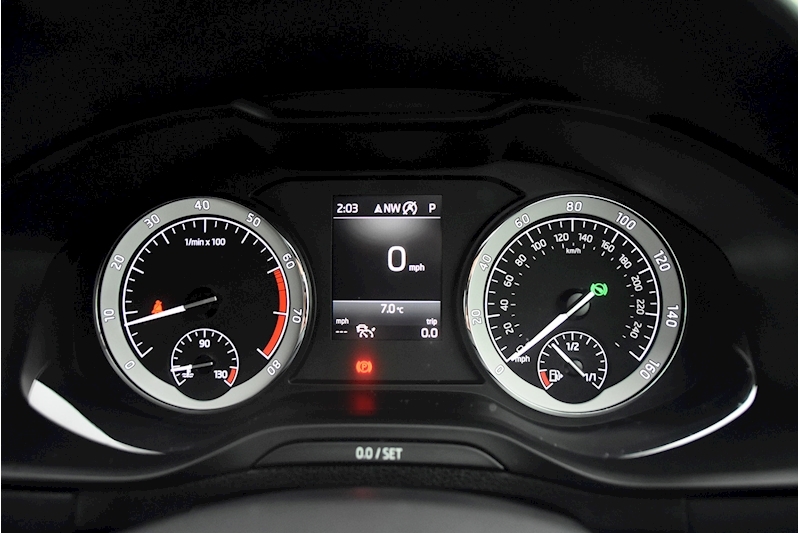 Skoda Karoq Se L Tsi Dsg Estate 1.5 Semi Auto Petrol