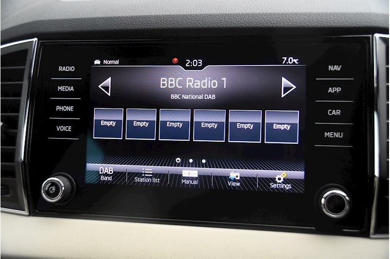 Skoda Karoq Se L Tsi Dsg Estate 1.5 Semi Auto Petrol