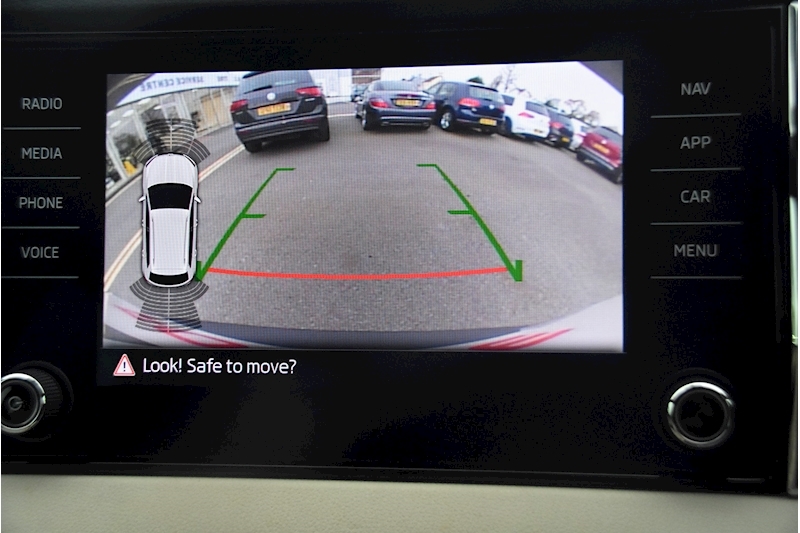 Skoda Karoq Se L Tsi Dsg Estate 1.5 Semi Auto Petrol