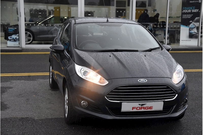 Ford Fiesta Zetec Hatchback 1.2 Manual Petrol