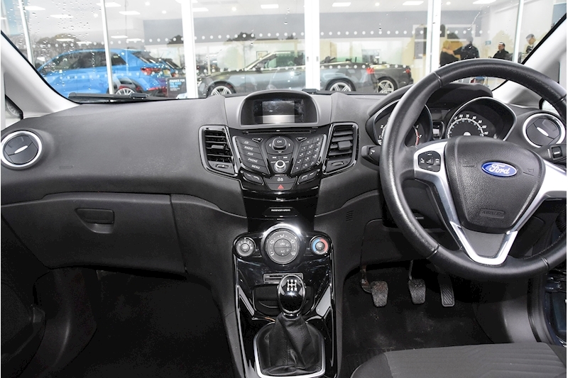 Ford Fiesta Zetec Hatchback 1.2 Manual Petrol