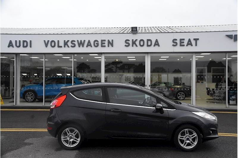 Ford Fiesta Zetec Hatchback 1.2 Manual Petrol